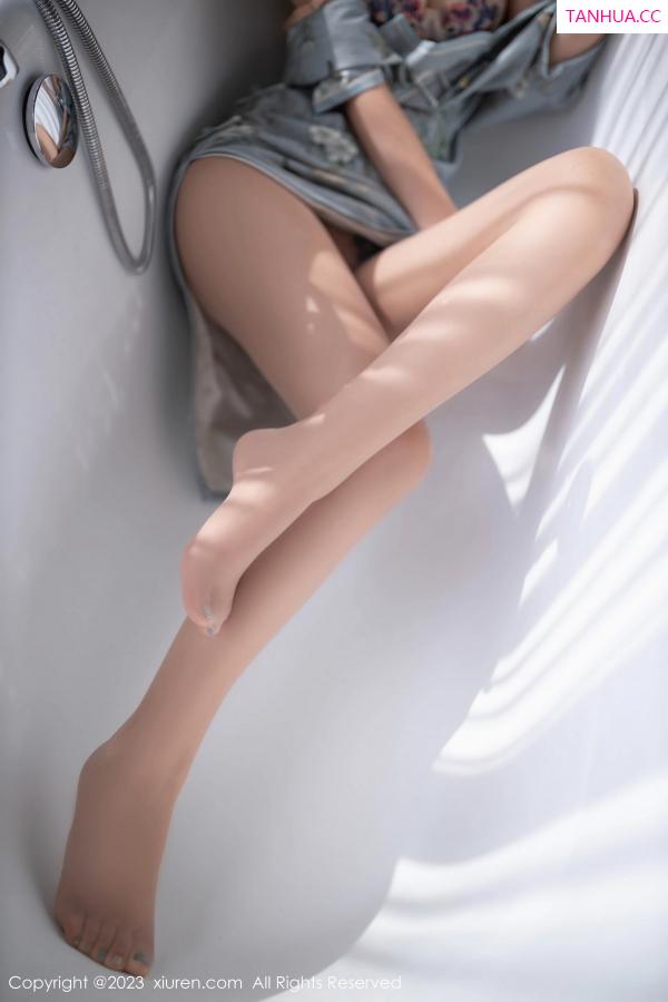 唐安琪  [XiuRen]高清写真图 2023.08.14 No.7232 唐安琪 美腿旗袍第26张图片
